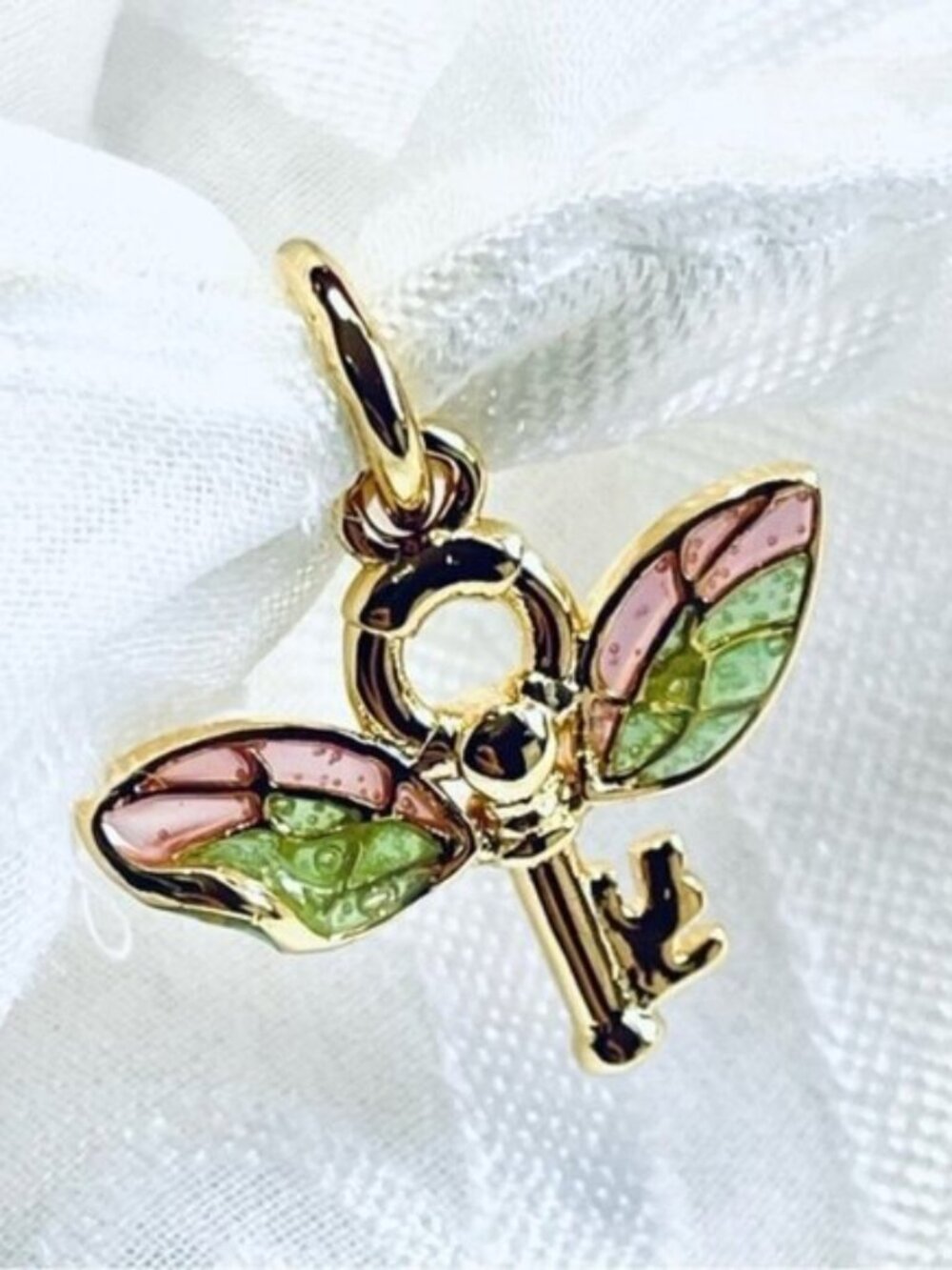 ⚡✨ NWOT Winged Key Charm – Harry Potter Inspired 🗝️